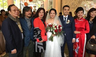 Con gái nhạc sĩ Đỗ Hồng Quân - NS Chiều Xuân rạng rỡ trong đám cưới