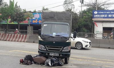 Nghệ An: Xe tải tông xe máy, 1 người bị thương nặng