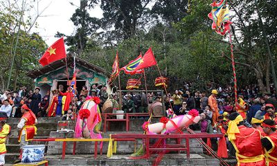 Lễ hội Ná Nhèm 2018: Rước sinh thực khí nặng hơn 50 kg ở Lạng Sơn