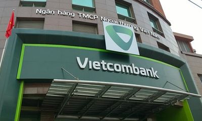 Khách hàng phàn nàn việc tăng phí dịch vụ: Vietcombank nói gì?