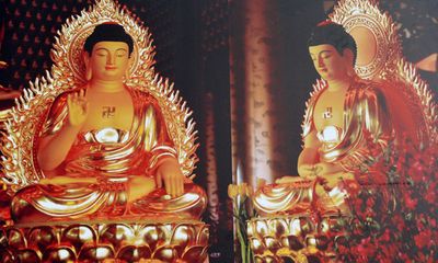 Xây tượng Phật dát 30kg vàng 24k ở miền Tây