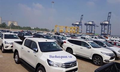 Hơn 40 xe sang từ Thụy Điển bắt đầu cập cảng TP.HCM