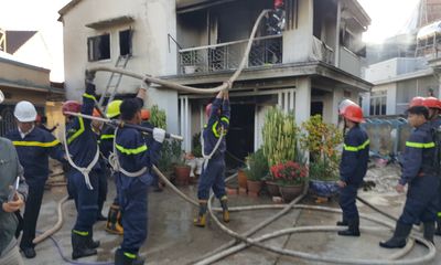 Cháy nhà giữa trung tâm Đà Lạt, cụ bà 75 tuổi may mắn thoát thân
