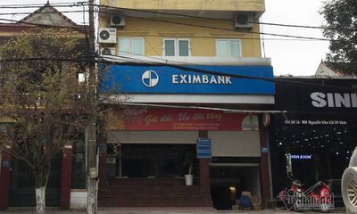 Vụ mất 50 tỷ ở Eximbank: Ngân hàng lại muốn tạm ứng, khách từ chối