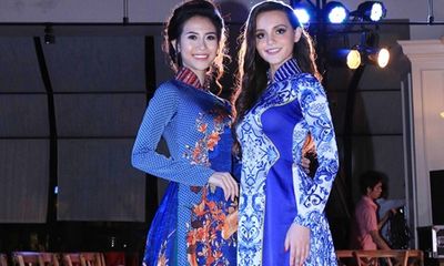 Á hậu Liên Phương diện áo dài “đọ dáng” cùng Hoa hậu Aibedullina Talliya