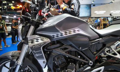 Xế khủng Honda CB300R 2018 ra mắt, giá 4.800 USD