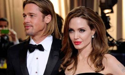 Sau 10 năm gắn bó, cuối cùng Brad Pitt và Angelina Jolie đã chính thức ly hôn