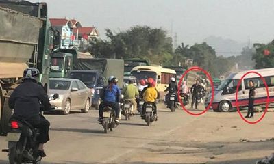 “Bảo kê” phân luồng cho dàn xe trọng tải lớn chạy hiên ngang trên đường mòn Hồ Chí Minh