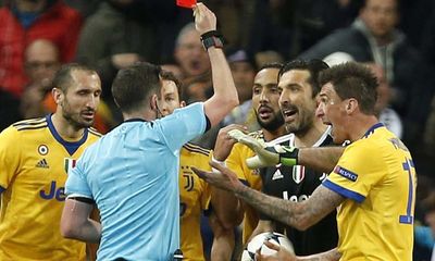 Bị loại đầy cay đắng, chủ tịch Juventus trút giận lên trọng tài