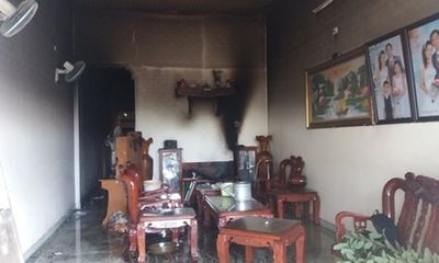 Gia Lai: Cháy nhà lúc rạng sáng, 3 mẹ con bị ngộ độc khói