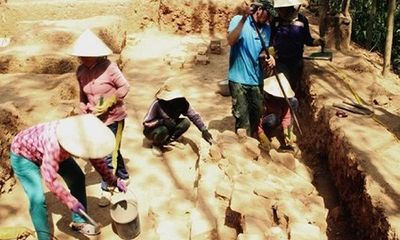 Khai quật phế tích tháp Chà Rây gần 1.000 năm tuổi ở Bình Định
