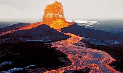 Clip: Núi lửa phun trào ở Hawaii, sơ tán khẩn hàng ngàn người