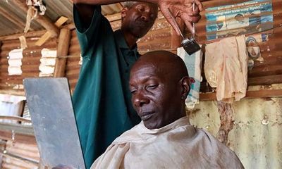 Đại học Nam Phi: Cắt tóc bằng tông đơ có thể khiến lây nhiễm virus viêm gan B và HIV 