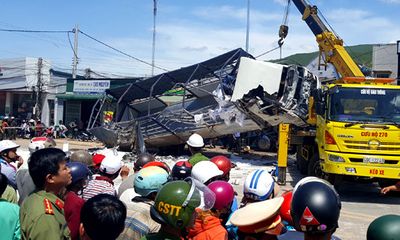 Hiện trường vụ tai nạn thảm khốc ở Lâm Đồng khiến ít nhất 5 người tử vong