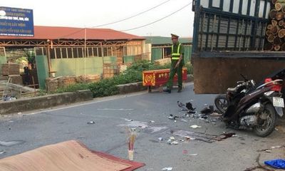 Hà Nội: Tang thương đôi nam nữ tử vong tại chỗ vì đâm đuôi xe tải