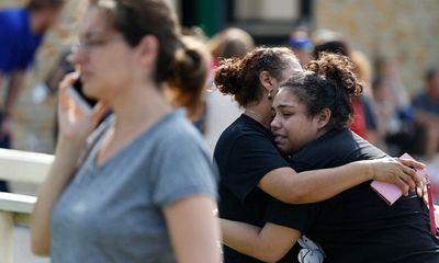 Mỹ: Xả súng kinh hoàng tại trường trung học, ít nhất 10 người thiệt mạng