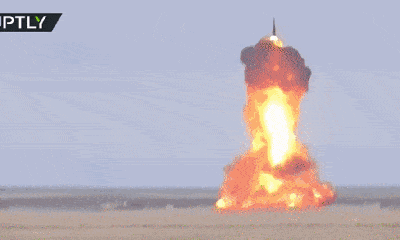 Cận cảnh tàu ngầm Nga phóng thành công 4 ICBM hạng nặng