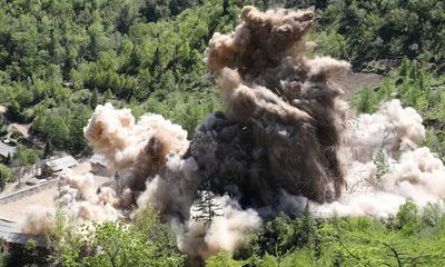 Video cận cảnh Triều Tiên phá hủy bãi thử hạt nhân Punggye-ri 