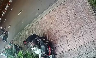 Camera ghi hình thanh niên bẻ khóa, trộm xe máy trong 10 giây