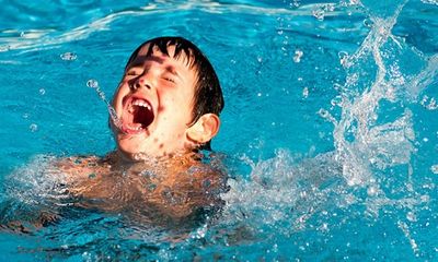 Bé trai 5 tuổi bị đuối nước ngay trong ngày đăng ký học bơi