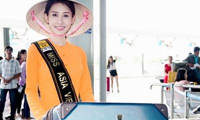 Chi Nguyễn mặc áo bà ba lên đường tham gia Miss Asia World 2018