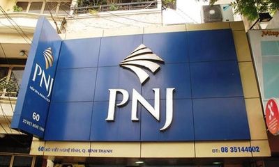 Từ ngày vàng lao dốc, cổ phiếu PNJ mất 3.100 tỉ 