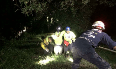 Giải cứu đội bóng nhí Thái Lan: Xe chở 10 thành viên đội cứu hộ rơi xuống vách đá