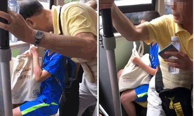 Video: Người đàn ông Trung Quốc gây phẫn nỗ khi giành ghế xe buýt với trẻ em