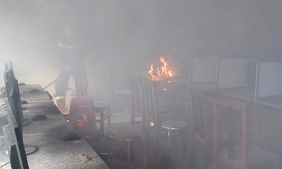 Cà Mau: Phòng tin học bất ngờ cháy lớn, thiêu rụi nhiều thiết bị điện tử