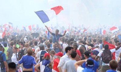 Video: 10 Khoảnh khắc đẹp nhất của CĐV Pháp trong trận chung kết World Cup 2018