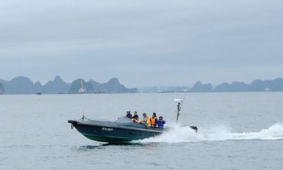 Vụ chìm tàu ở Quảng Ninh: Thêm một người được cứu sống khi đang lênh đênh trên biển