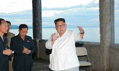 Ông Kim Jong-un thị sát công trình xây dựng, khiển trách quan chức vì chậm tiến độ