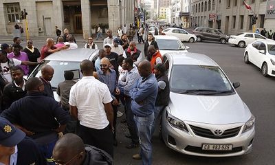 Nam Phi: 11 tài xế bị phục kích, bắn tử vong sau khi dự đám tang đồng nghiệp