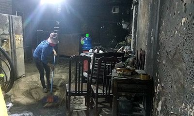 Vụ con rể cũ chém bố vợ rồi đốt nhà ở Hà Nội: Cận cảnh hiện trường tan hoang