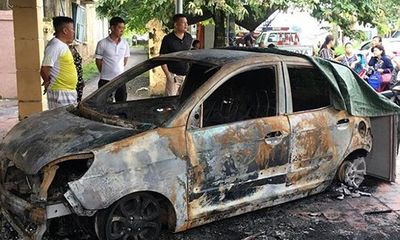 Ô tô của Đại úy CSGT bị đốt cháy ngùn ngụt ngay trước trụ sở công an