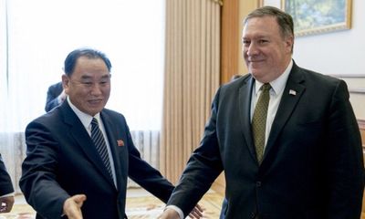Ngoại giao hạt nhân Mỹ - Triều Tiên đang chơi trò “nhào lộn”