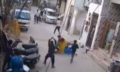 Video: Kinh hoàng cảnh chó điên lao vào tấn công người dân