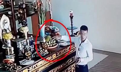 Tin tức thời sự 24h mới nhất ngày 15/8/2018: Thanh niên ăn mặc bảnh bao trộm tiền công đức trong chùa