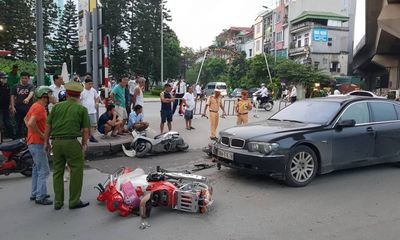 Nữ tài xế xe sang BMW gây tai nạn liên hoàn ở Hà Nội