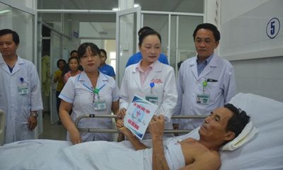 Vụ tai nạn 13 người chết ở Quảng Nam: Trao gần 2,5 tỷ đồng cho 4 nạn nhân may mắn sống sót