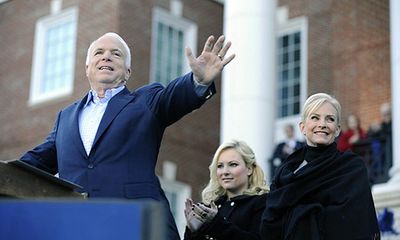 Lời chia sẻ xúc động của vợ, con gái Thượng nghị sĩ John McCain trên mạng xã hội