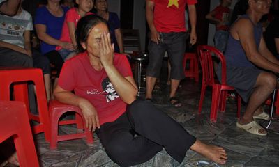 Olympic Việt Nam ghi bàn: Mẹ hậu vệ Bùi Tiến Dũng suýt ngất xỉu vì quá mừng