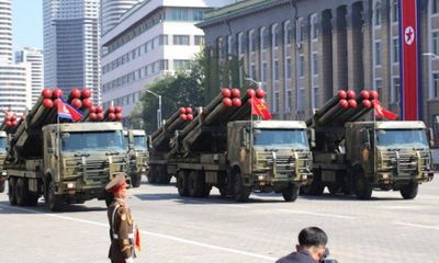 Cận cảnh dàn vũ khí hùng hậu của Triều Tiên trong lễ duyệt binh mừng quốc khánh