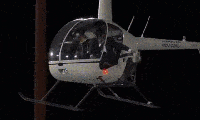 Video: Đội bóng Mỹ dùng trực thăng rải 100 triệu đồng cho khán giả
