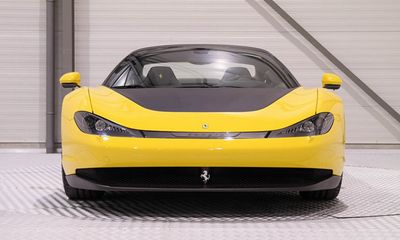 Chiêm ngưỡng siêu xe Ferrari hàng hiếm có giá gần 100 tỷ đồng 