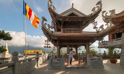 Những ngôi thiền tự trên hai đỉnh thiêng đất Việt