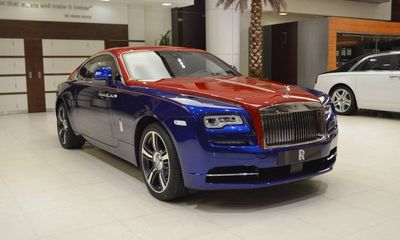 Chiêm ngưỡng siêu phẩm Rolls-Royce Wraith với hai tông màu xanh - đỏ vô cùng đặc biệt 