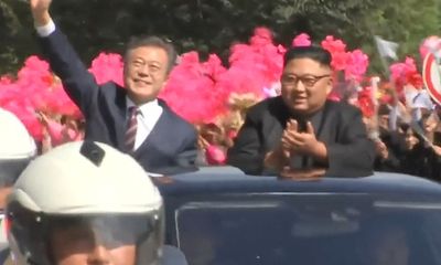 Video: Rừng cờ hoa chào đón Tổng thống Hàn Quốc ở Bình Nhưỡng