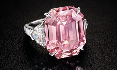 Đấu giá viên kim cương hồng 19 cara, dự kiến thu về gần 1,2 nghìn tỷ đồng