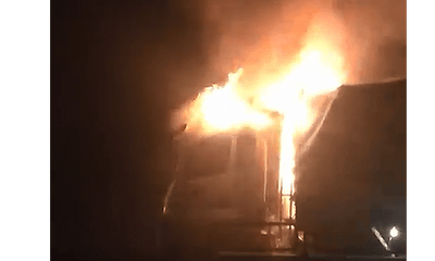 Đồng Nai: Xe tải bốc cháy dữ dội, tài xế may mắn thoát nạn